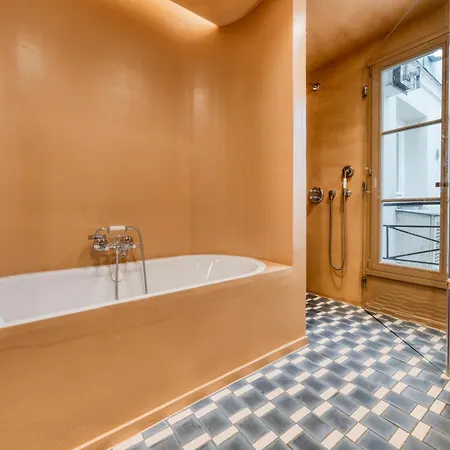 Apartament 80m2 Center Of Paris, Absolute Calm Paryż