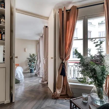 80m2 Center Of Paris, Absolute Calm Apartament *